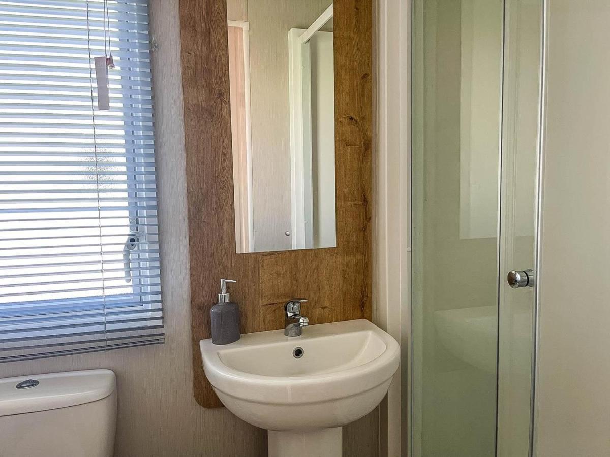 Lovely 8 Berth Caravan For Hire At Barmston Beach Holiday Park Ref 62002O Hotell Lund Eksteriør bilde